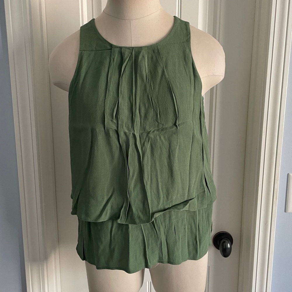 NEW J Crew 0 Tiered Crepe Sleeveless Blouse Top Fern Green Tiered Classic